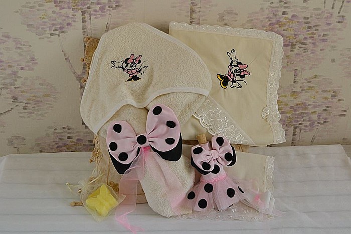 Trusou botez fete roz pentru biserica Minnie [3]