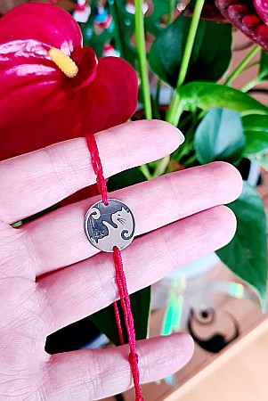 ARGINT - Bratara martisor snur rosu Banut argint 925 Pisica Yin Yang.