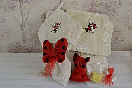 Trusou botez fetite cu tema MINNIE rosu 7 piese [0]