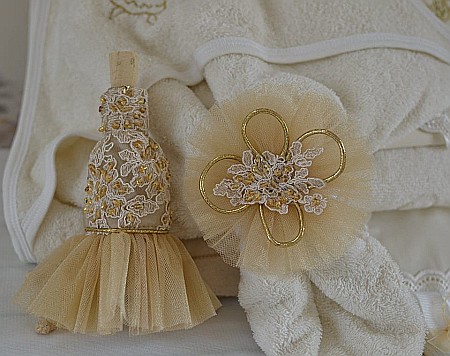 Trusou botez fetite fete auriu biserica Goldie [0]