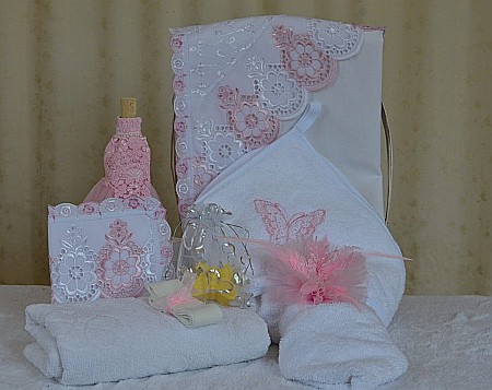 Trusou botez fetite Pink brodat si personalizat [1]