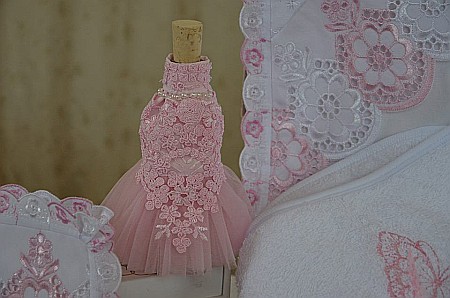 Trusou botez fetite Pink brodat si personalizat [0]