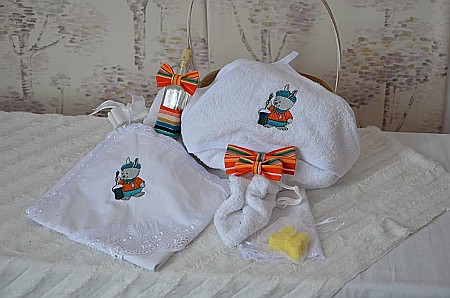 Trusou colorat de botez biserica baietel, 8 piese [0]