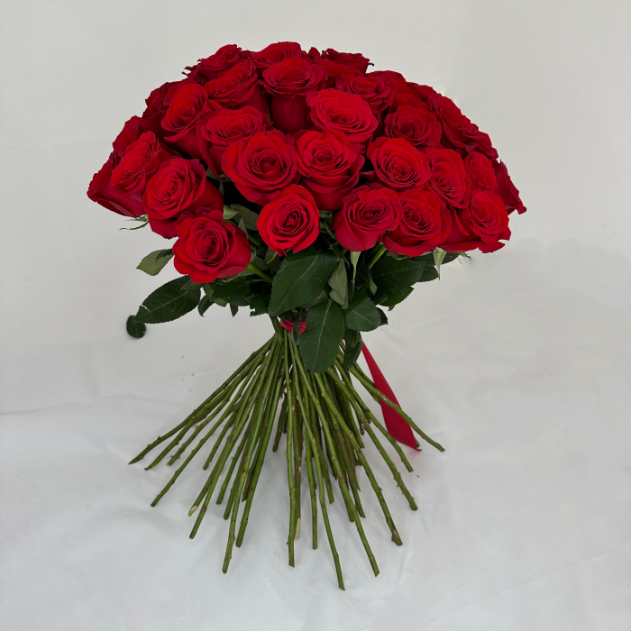 Buchet 77 Trandafiri Rosii [1]