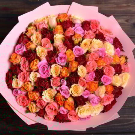 Aranjamente florale - Buchet 101 Trandafiri Mix