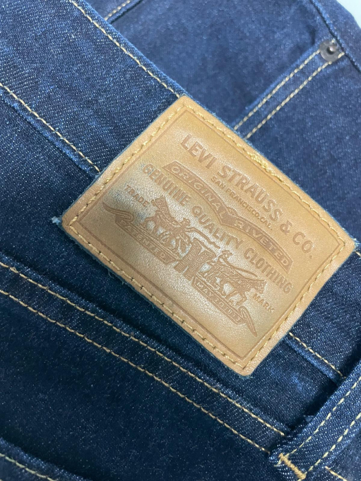 Lewi's blugi                        L [4]