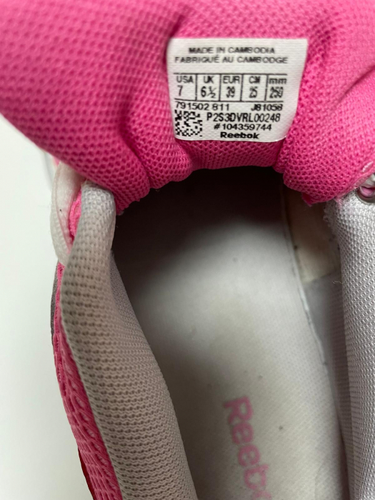 Reebok adidasi                        39,5 [6]