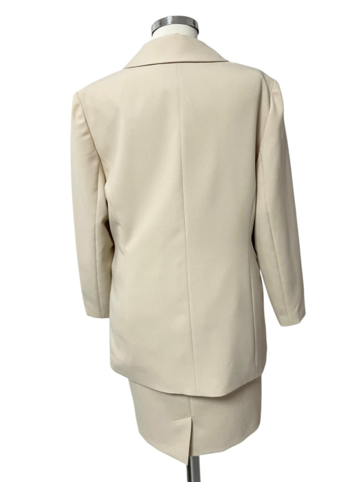 Costum                           L [3]