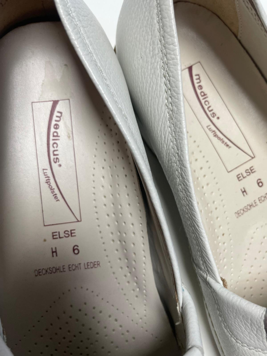 Medicus pantofi                          40 [6]