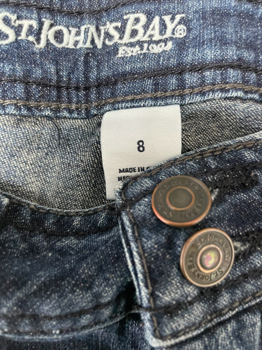 Pantaloni scurti                        L [3]