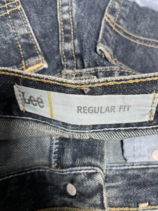 Lee blugi                  S [4]
