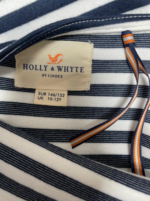 Holly& Whyte                            146/152 [3]