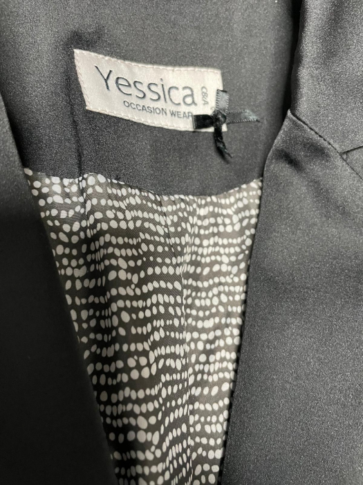 Yessica sacou                        M/40 [3]