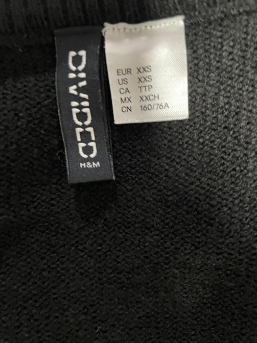 H&M cardigan                          XS [3]