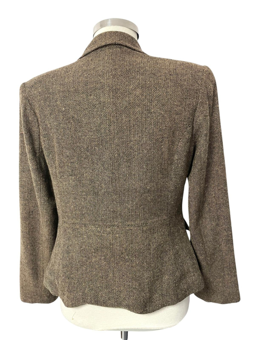 B-Young sacou                            M [2]