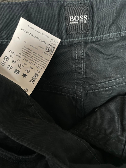 Hugo Boss pantaloni                        L [3]