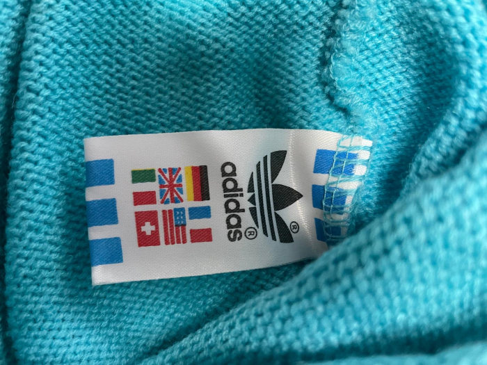 Adidas caciula                            16 ani [2]