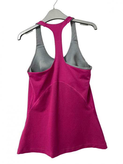 Nike maiou                S [2]