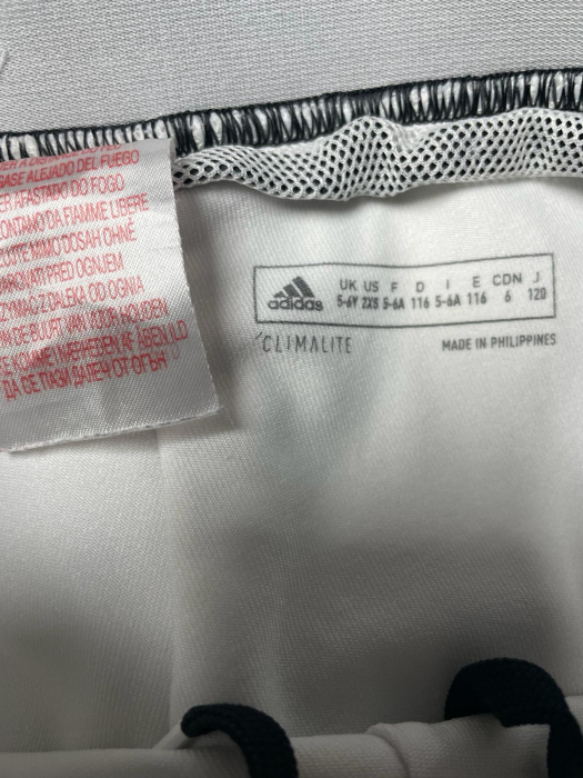 Adidas pantaloni scurti                      116 [3]