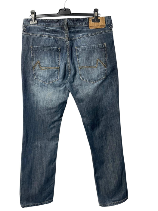 Filaton blugi                       L [2]