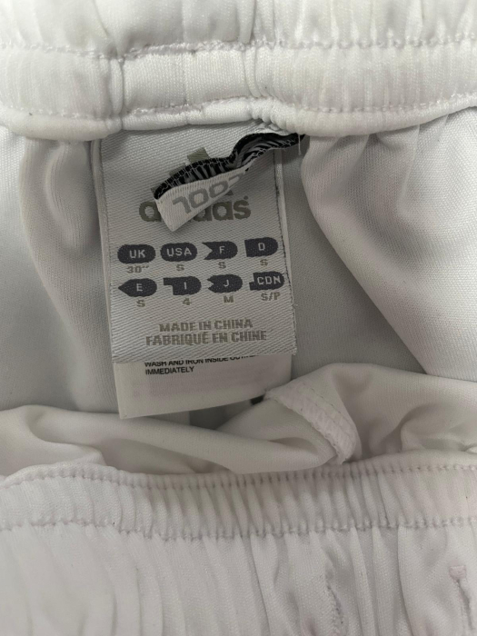 Adidas pantaloni scurti                           S [3]
