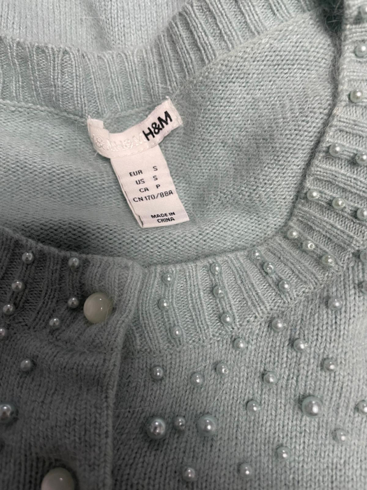 H&M cardigan                         XS [3]