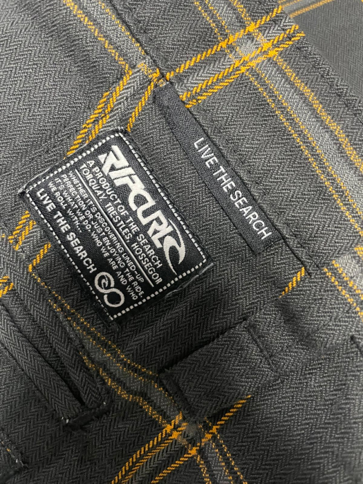 Pantaloni scurti                        L [3]