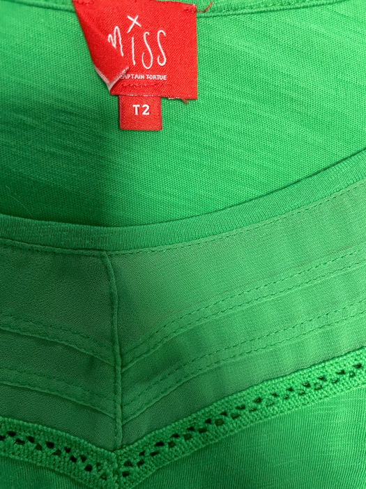 Tricou                         L [3]