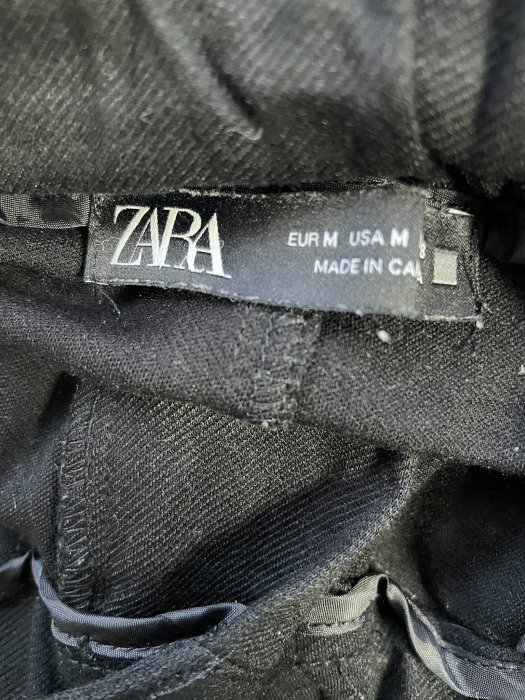 Zara pantaloni crop                                L [3]