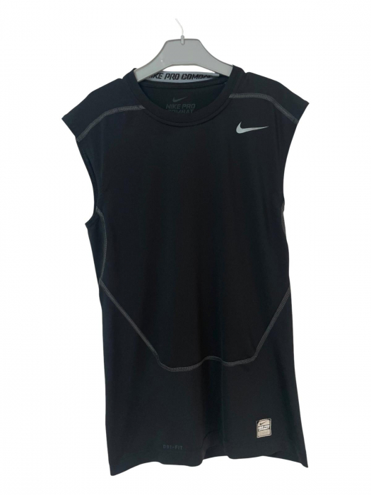 Nike maiou                           S [1]
