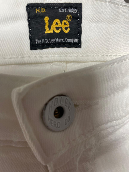Lee blugi                                  L [3]