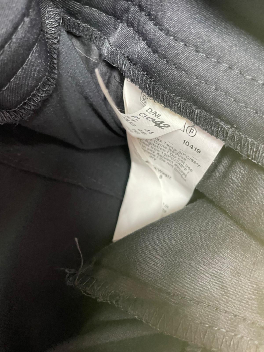 Pantaloni scurti                          L [3]