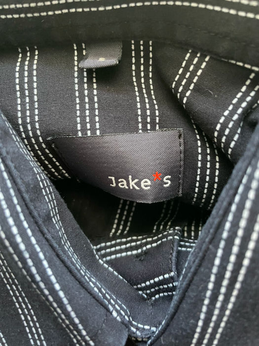 Jake's camasa                       M [3]