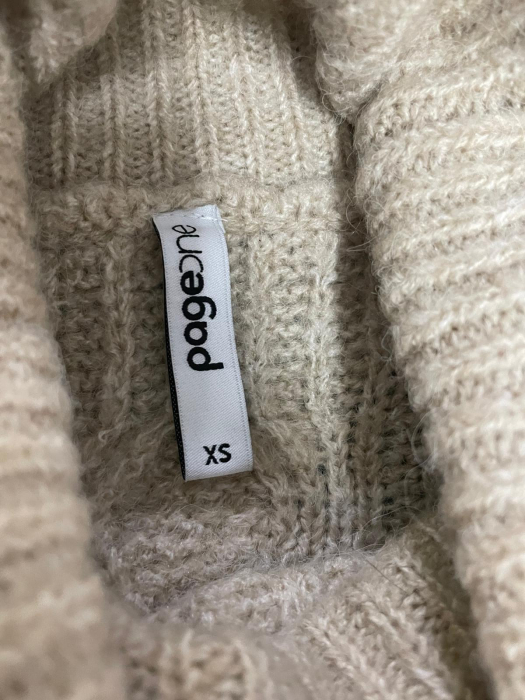 Page One vesta                     XS [3]