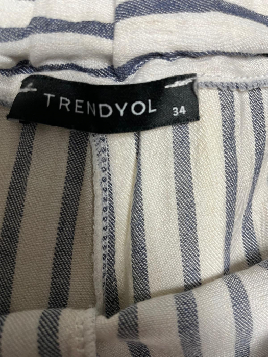 Trendyol pantaloni                                S [4]