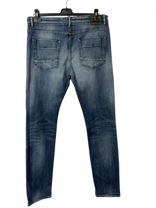 Closed blugi                        M [2]