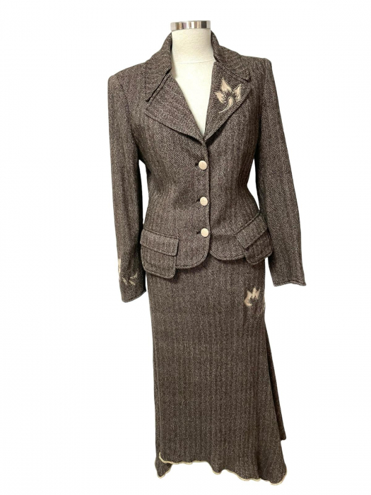 Chic costum din lana                   M [1]