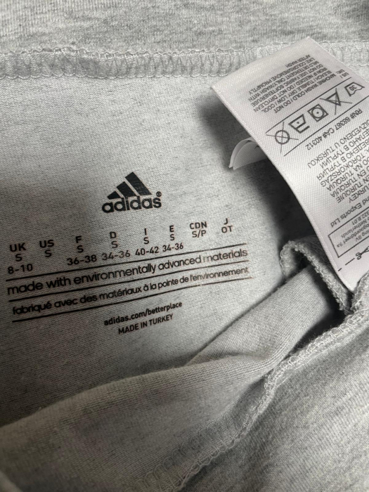 Adidas pantaloni scurti                         L [3]