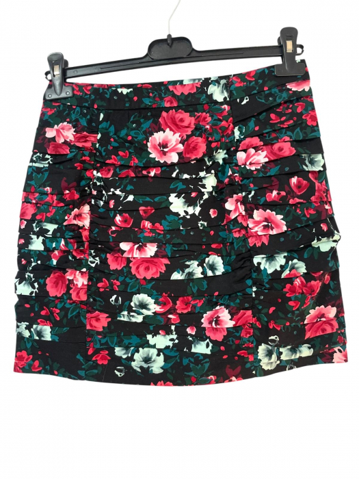 Stradivarius fusta                         S [2]