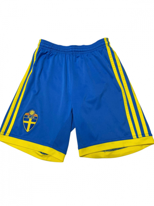 Adidas pantaloni scurti                              140 [1]