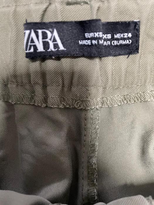 Zara pantaloni                           XS [3]