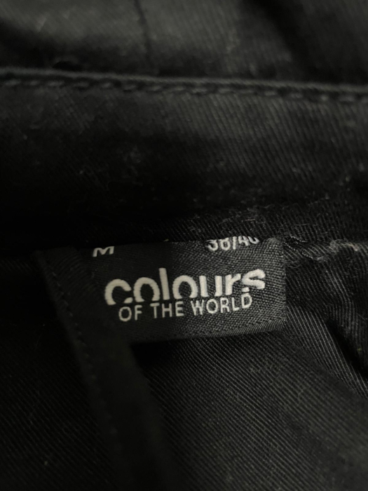 Colours of the world trench                  M [4]