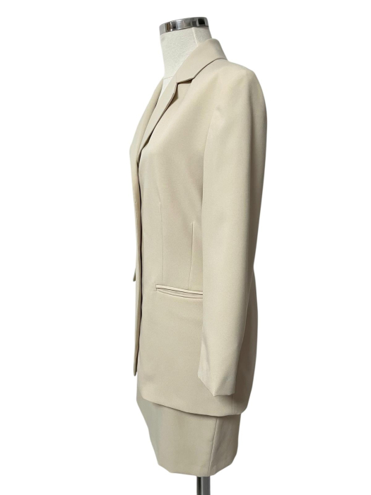 Costum                           L [2]