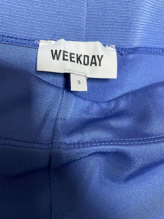 Weekday colanti                        M [3]