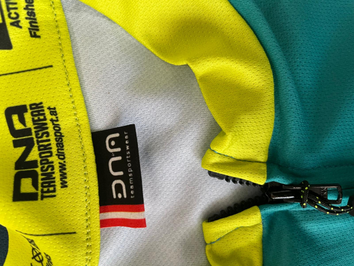 Tricou                         L [3]