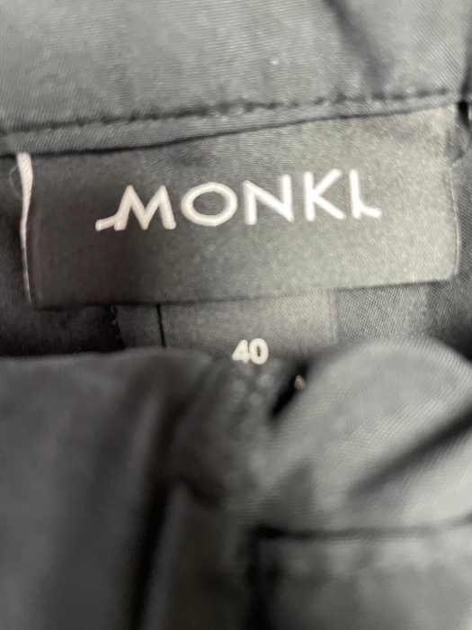 Monki pantaloni scurti                          M [3]