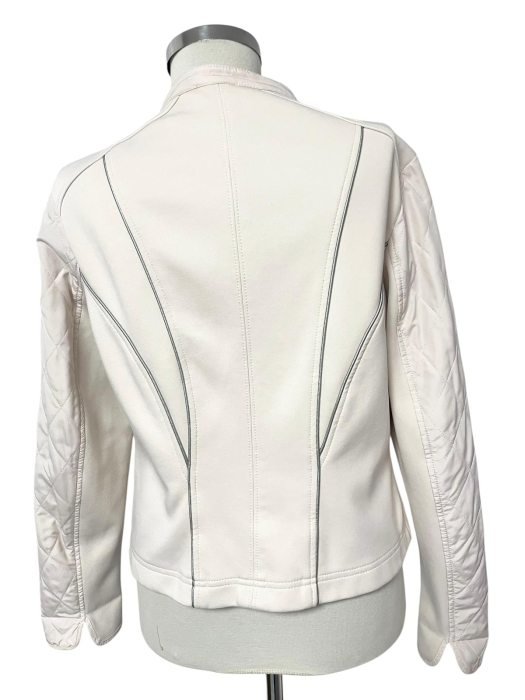 Biba geaca                               M [3]