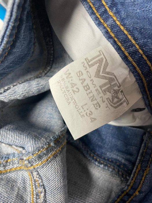 Moment blugi                         M [3]