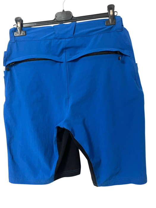BL pantaloni scurti                          L [2]
