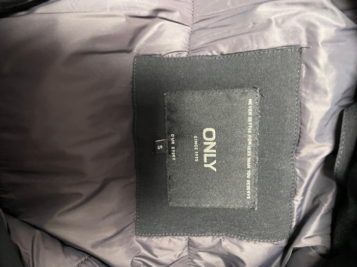 Only geaca                         M [4]